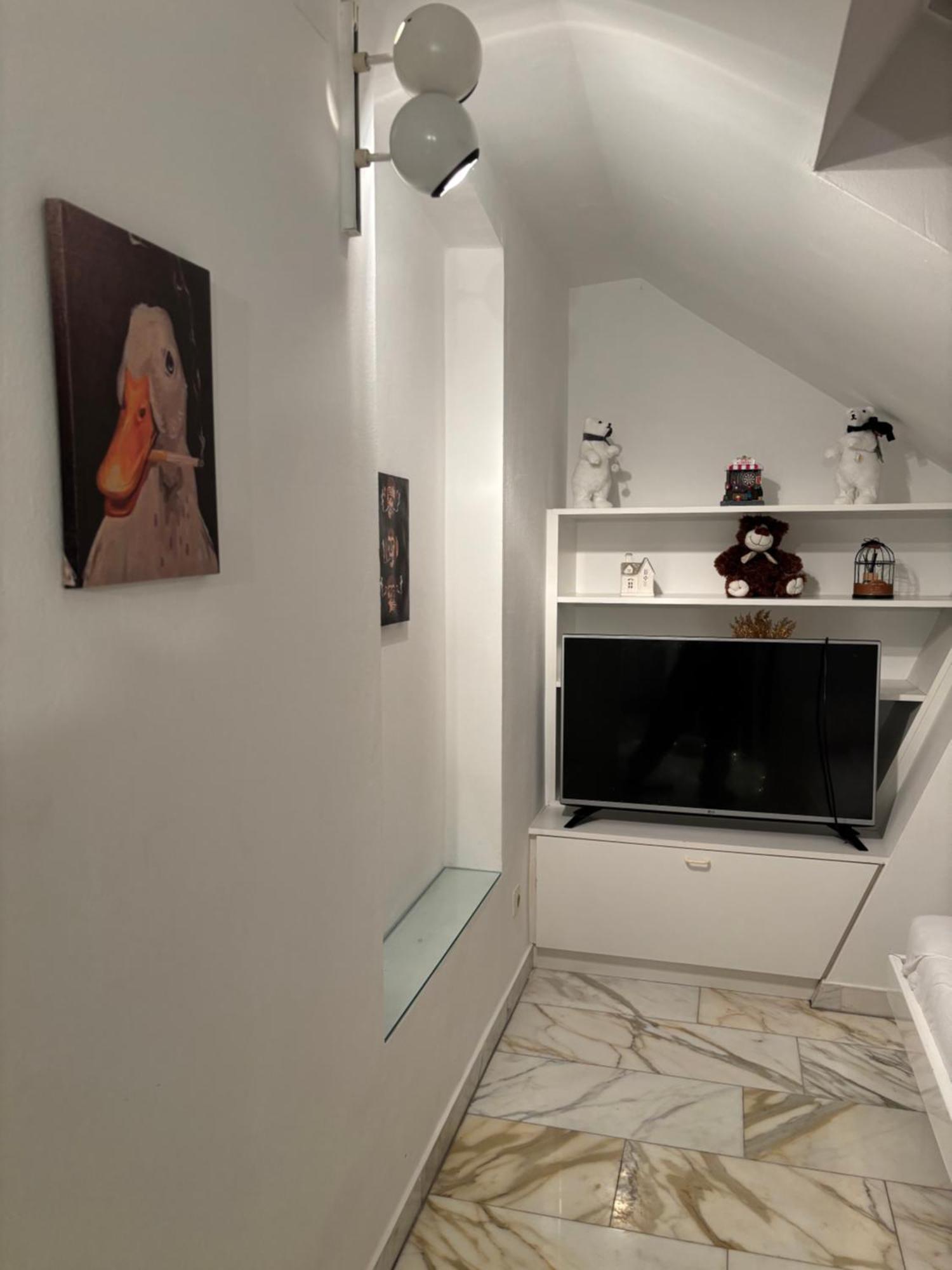 Luxone Apartment