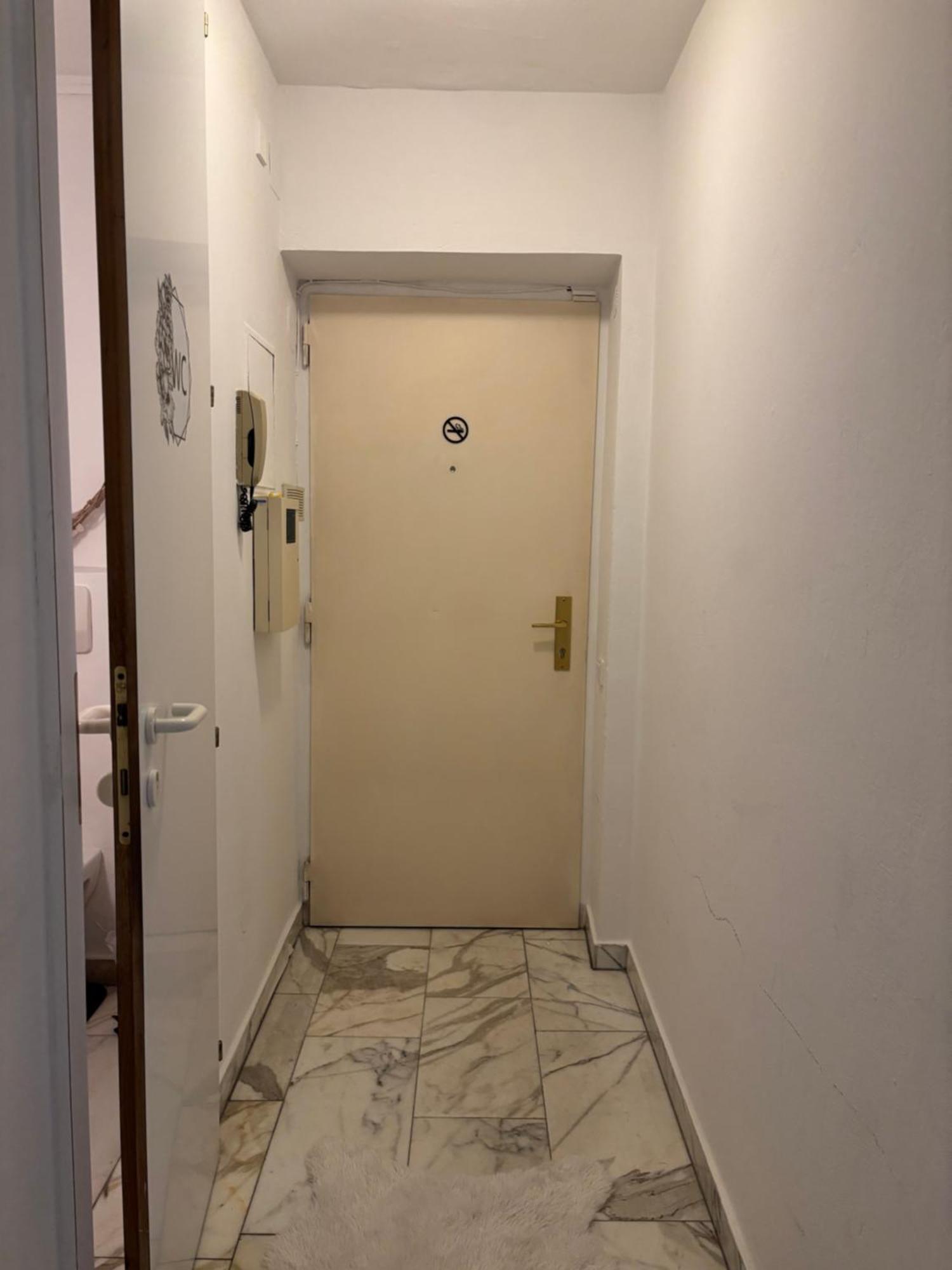Luxone Apartment *